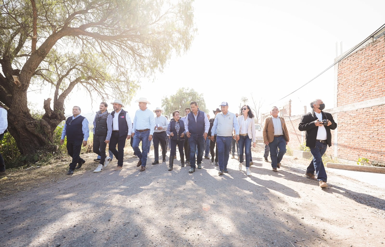 Diego Sinhue entregó una serie de obras en Cortazar, Guanajuato.