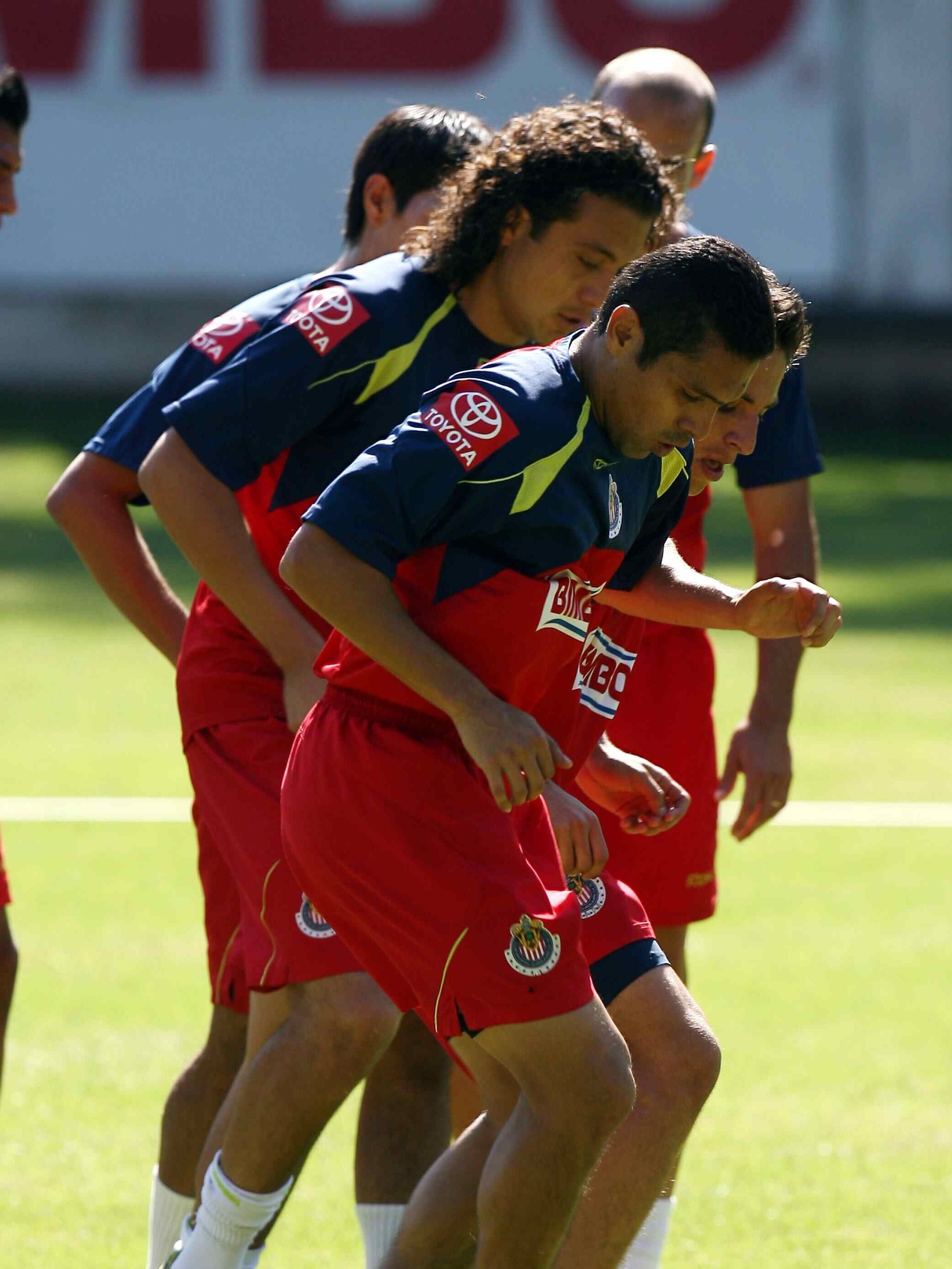 “Chivas es como una mujer guapa que te trata mal”: La polémica declaración de dos leyendas del Rebaño