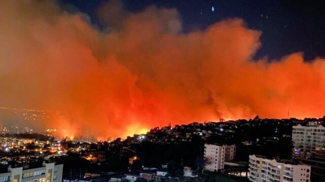 ¿Qué pasó en Viña del Mar? Centenares de bomberos trabajan para sofocar un cruel incendio