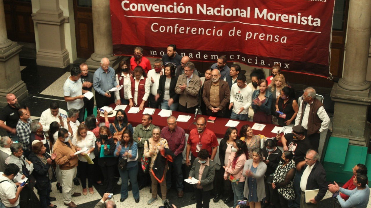 John Ackerman y disidentes exigen renuncia de Mario Delgado y Citlalli Hernández