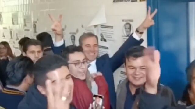 Video: Lorenzo Córdova regresa a la UNAM y lo tunden.