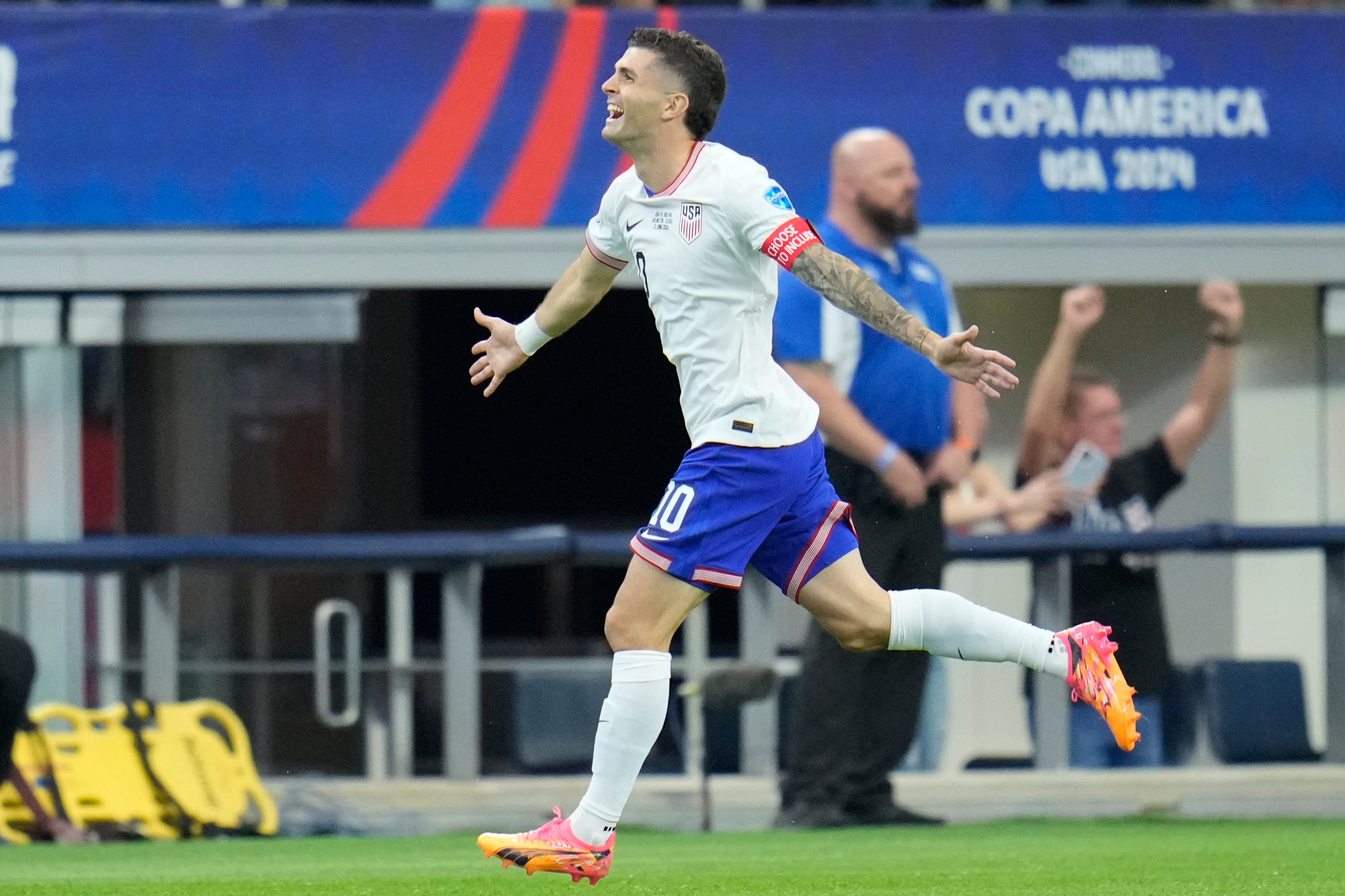 Christian Pulisic con Estados Unidos.