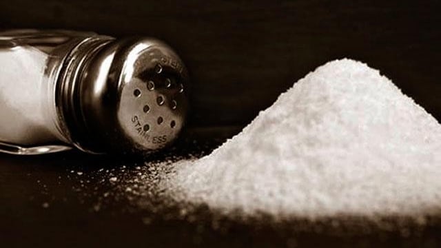 Consumir menos sal te ayudará a evitar enfermedades.