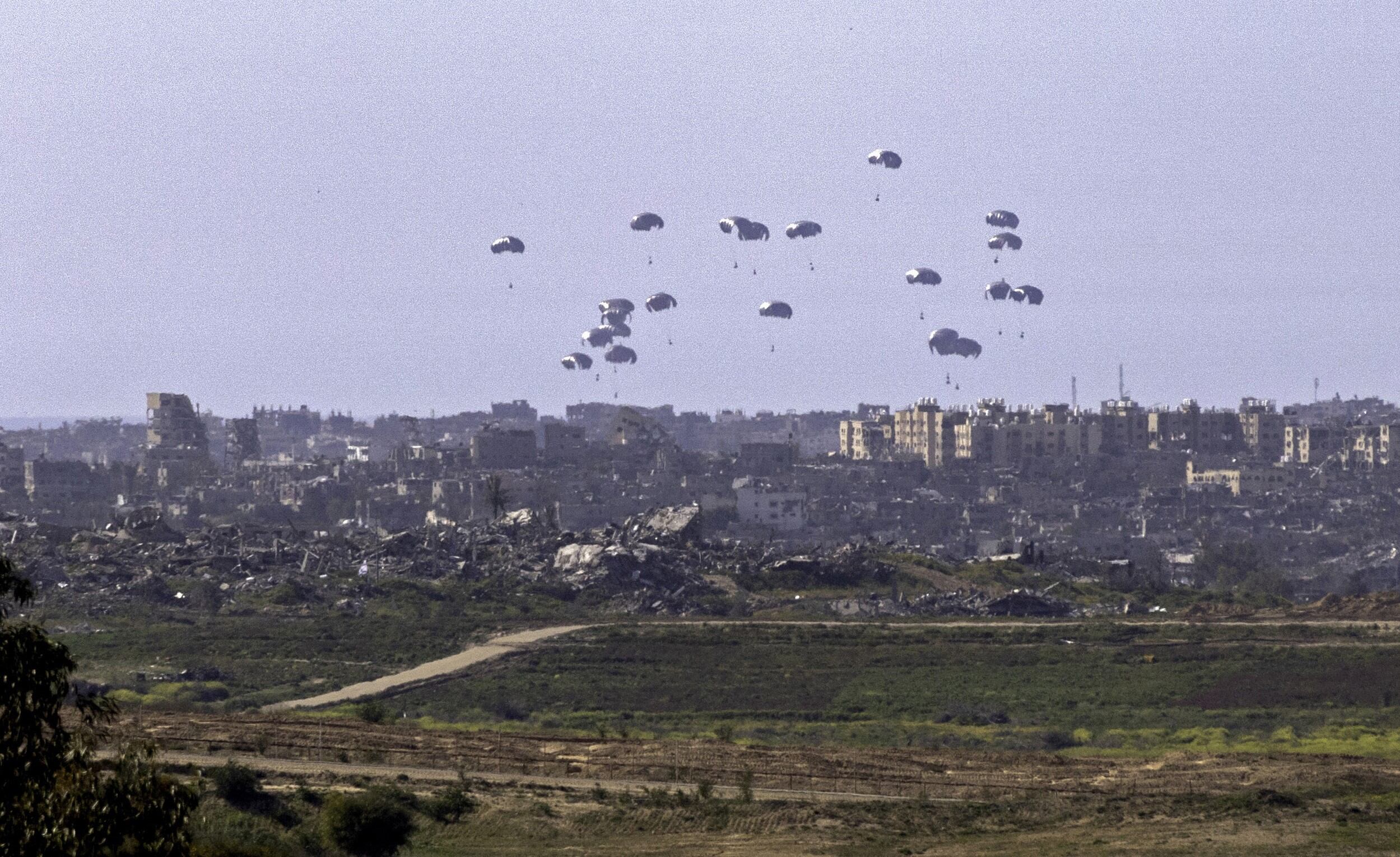 Estados Unidos suelta ayuda en Gaza por guerra entre Israel y Hamás