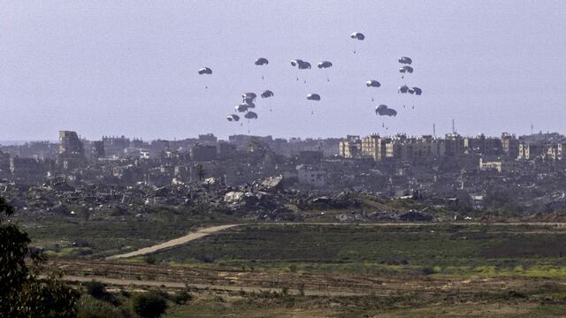 Estados Unidos suelta ayuda en Gaza por guerra entre Israel y Hamás