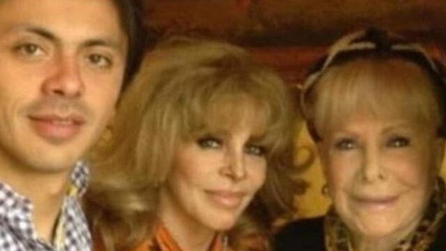 Verónica Castro junto a su madre