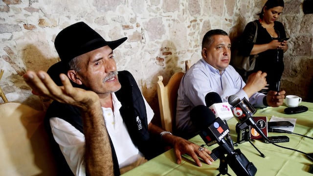 Mireles y abogado