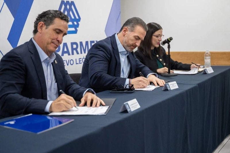 Monterrey firma acuerdo con Coparmex para impulsar desarrollo económico