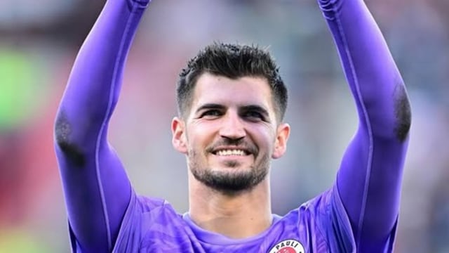 Nikola Vasilj, portero de Bosnia