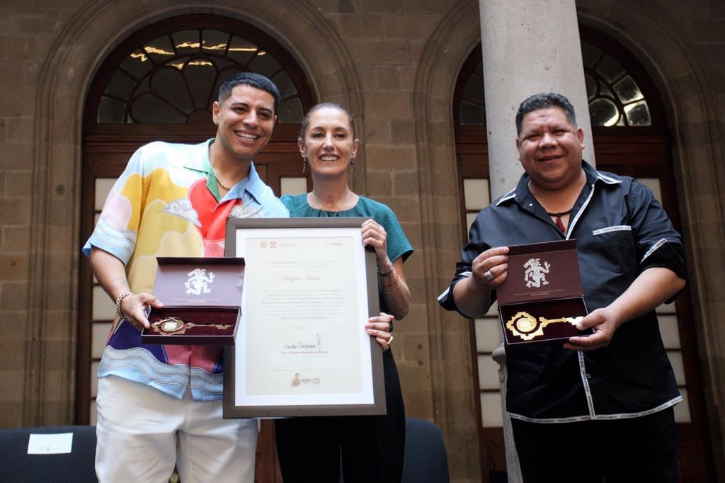 Eduin Caz, Claudia Sheinbaum e Isael Gutiérrez.