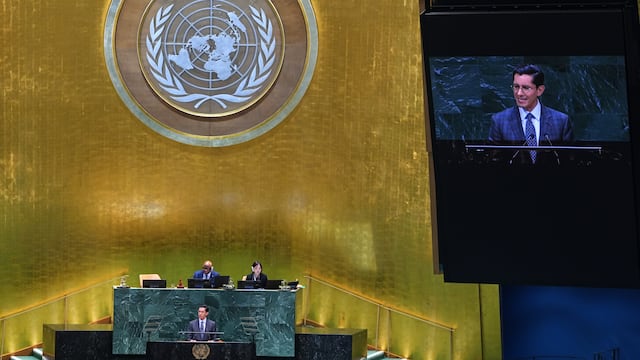 “No llegó sola”: Roberto Velasco destaca a Claudia Sheinbaum como primera presidenta de México ante la ONU