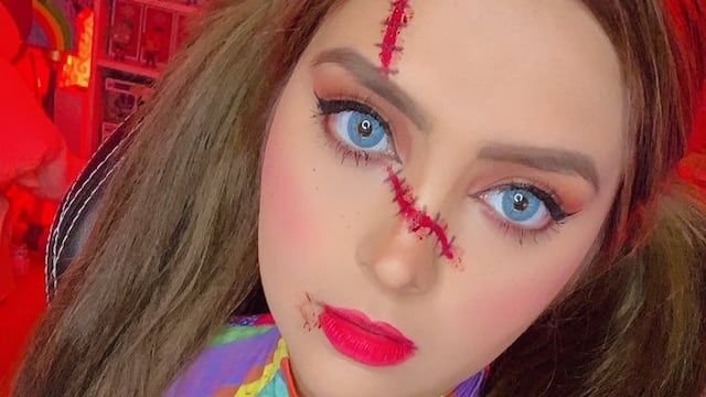 Ari Gameplays revive cuando Twitch la baneó; vestida de Chucky hizo twerking con un cuchillo