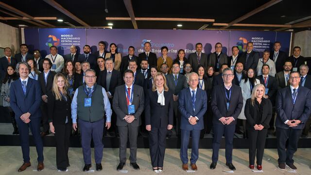 Maru Campos participó en el encuentro "Modelo Hacendario Estatal para la Cohesión Social"