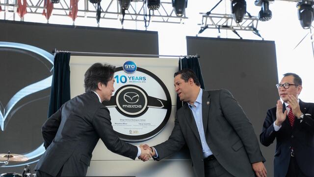 Diego Sinhue Rodríguez celebra 10 años de Mazda en Guanajuato