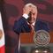 AMLO acata orden del INE y baja entrevista con Inna Afinogenova en Youtube