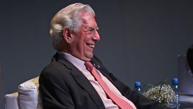 Mario Vargas Llosa, escritor peruano y Premio Nobel de Literatura