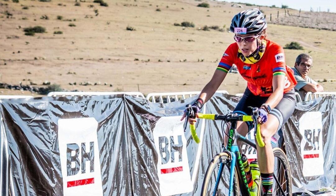 Ciclista en el UCI Gran Fondo México