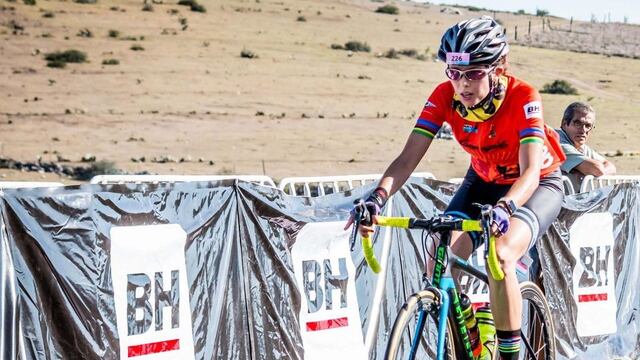 Ciclista en el UCI Gran Fondo México