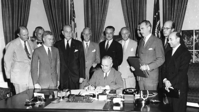 Harry Truman y el inicio de la OTAN en 1949.
