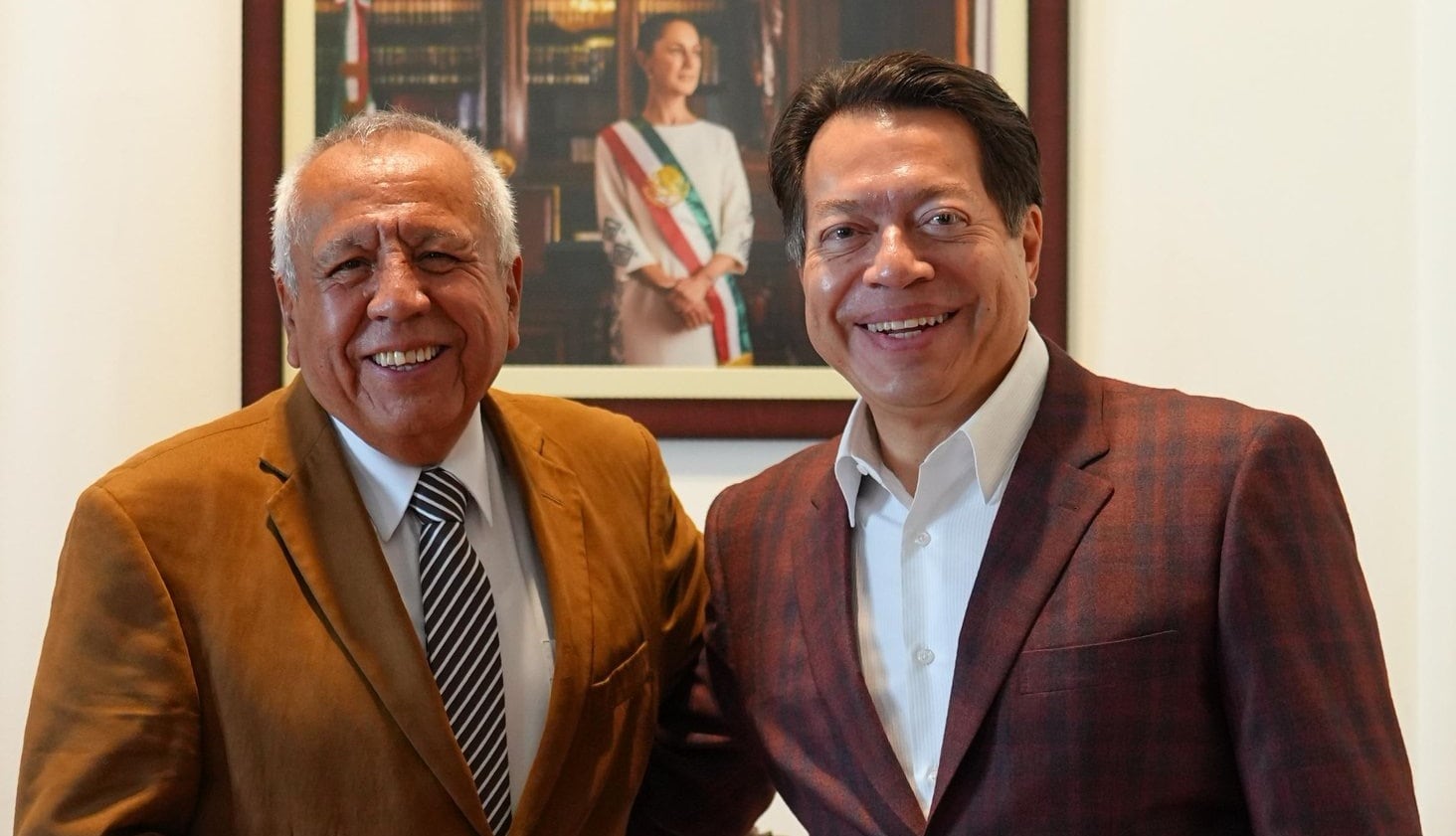 Mario Delgado respalda a Francisco Garduño tras su llegada a la SEP