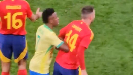 Captan a Vinícius Jr. agrediendo por la espalda en el Brasil vs España; fans lo revientan por provocador