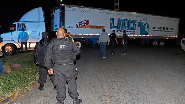 Trailer con cuerpos en Jalisco