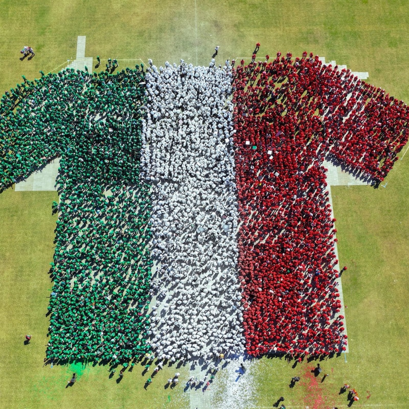 México obtiene Récord Guinness por playera gigante del Mundial 2026