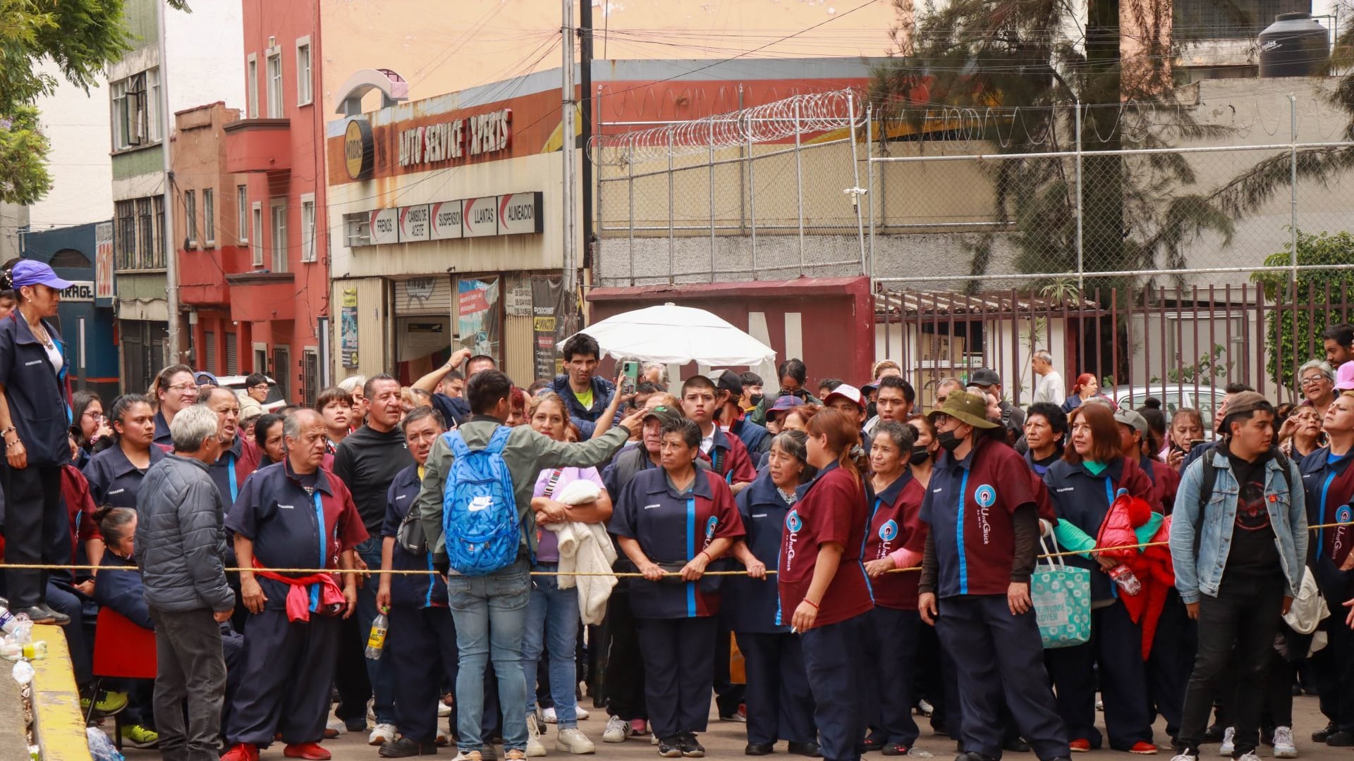 IPN le echa la bolita a empresa por deudas con trabajadores de limpieza; compañía responde