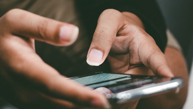 Character AI es la inteligencia artificial que te deja hablar con famosos