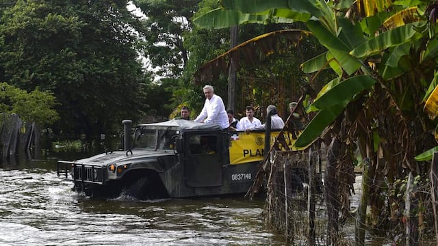 AMLO atiende inundaciones en Tabasco