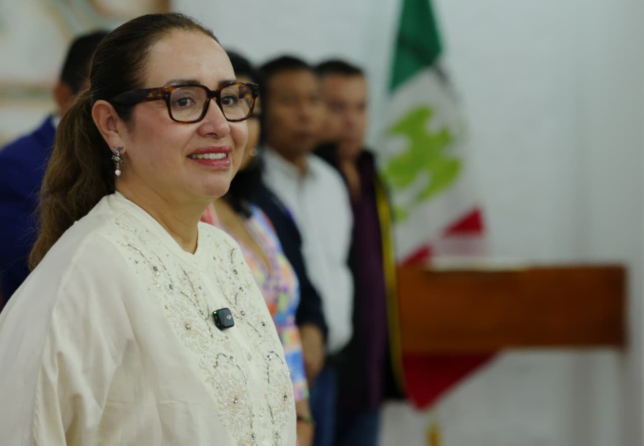 Azucena Cisneros destacó la coordinación con Delfina Gómez.