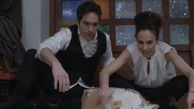 Ana Serradilla y Mauricio Ochmann en la película A todas partes de Netflix