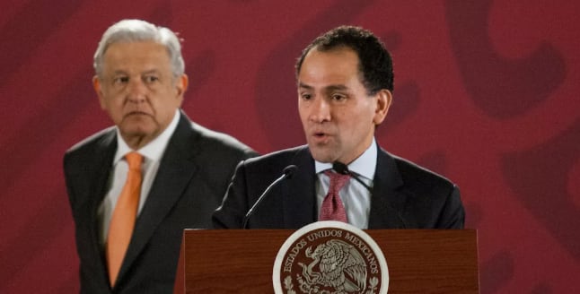 El sustituto Arturo Herrera es funcionario con carrera en hacienda y se le verá en su momento si responde a lo que él mismo llamó el gran reto de su vida.
