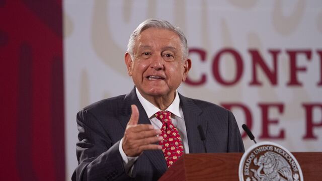 Andrés Manuel López Obrador. F