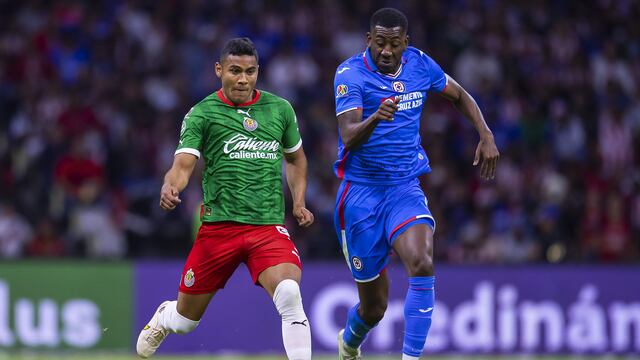 (L-R), Gilberto Sepulveda of Guadalajara and Gonzalo Carneiro of Cruz Azul during the game Cruz Azul vs Guadalajara, corresponding Round 17 the Torneo Apertura 2022 of the Liga BBVA MX at Azteca Stadium, on October 01, 2022.
<br><br>
(I-D), Gilberto Sepulveda de Guadalajara y Gonzalo Carneiro de Cruz Azul durante el partido Cruz Azul vs Guadalajara, correspondiente a la Jornada 17 del Torneo Apertura 2022 de la Liga BBVA MX en el Estadio Azteca, el 01 de octubre de 2022.