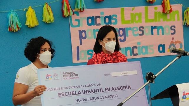 Lía Limón entrega apoyos a Estancias infantiles