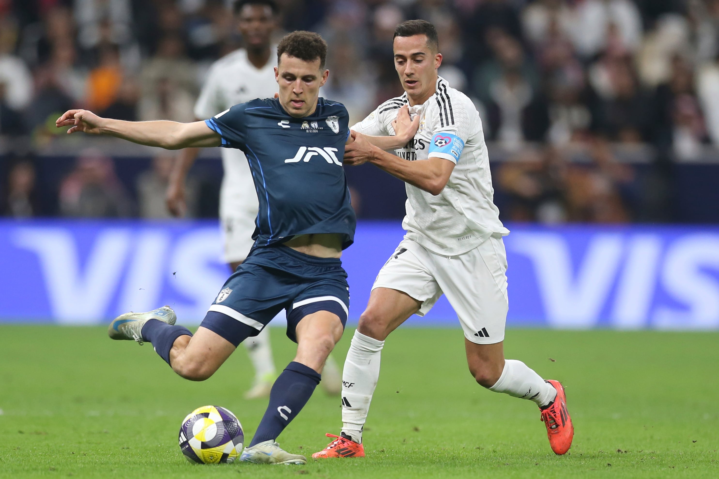 Oussama Idrissi y Lucas Vásquez.