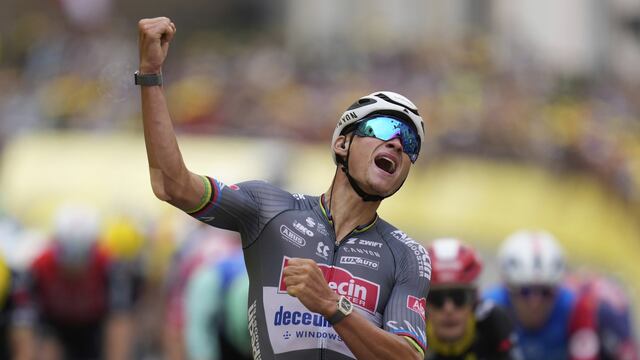 Mathieu Van der Poel conquista la Etapa 2 del Tour de Francia 2025