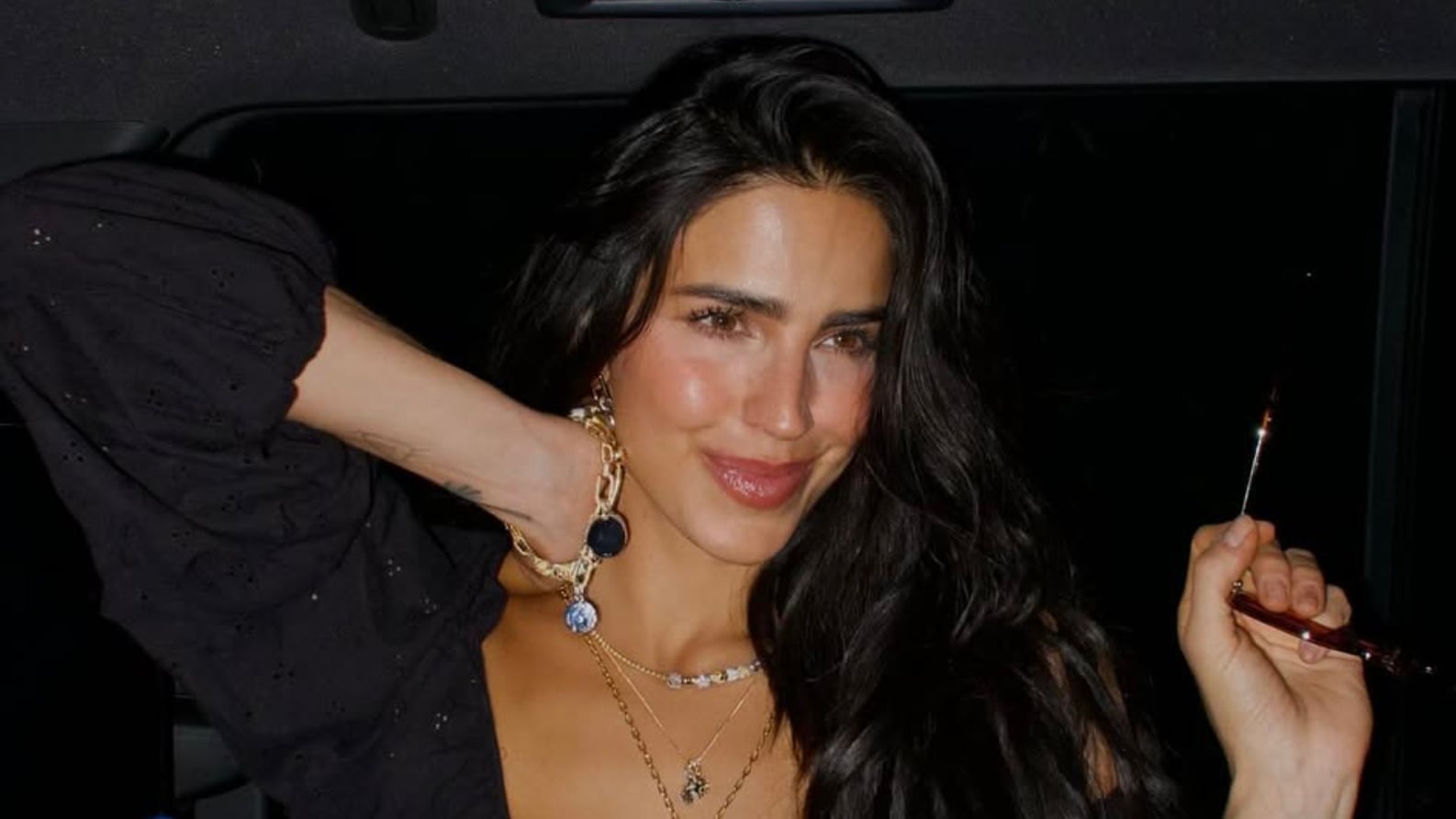 Error de Bárbara de Regil: confunde a presentador de Supernova Génesis con John Lennon