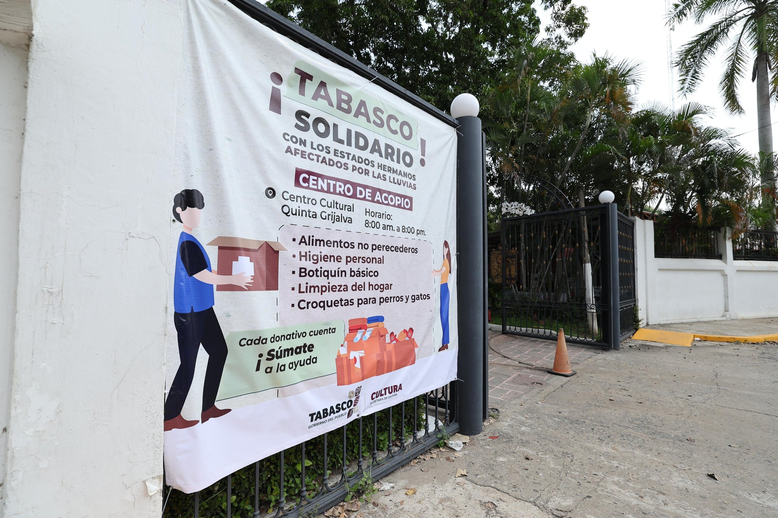 Primer cargamento de 30 toneladas de víveres y artículos de limpieza sale de Tabasco hacia Veracruz