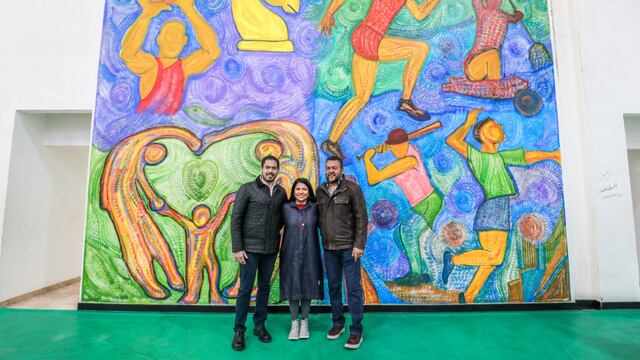 David de la Peña Marroquín inaugura mural del colombiano Gabriel Calle Arango en el gimnasio de Santiago