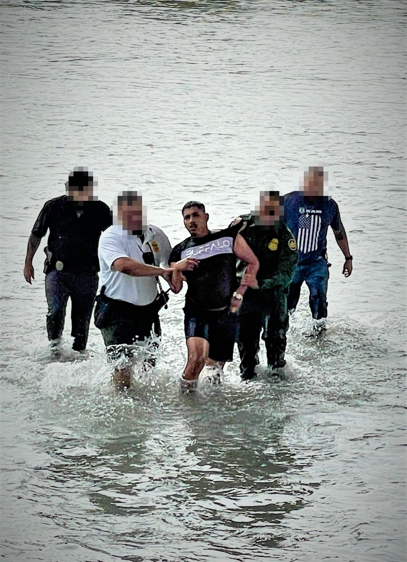 Detienen a miembro de Los Zetas en Estados Unidos cuando intentaba huir a México