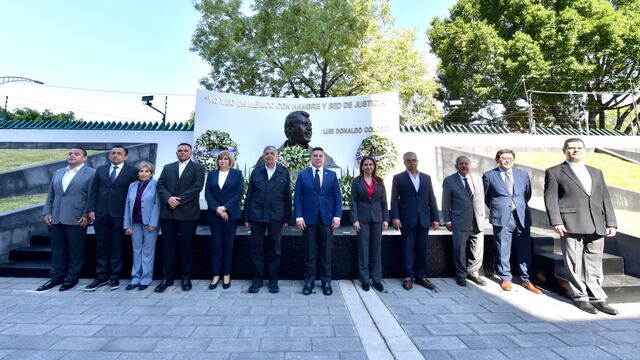 Priistas hacen guardia de honor por el 29 aniversario luctuoso de Luis Donaldo Colosio