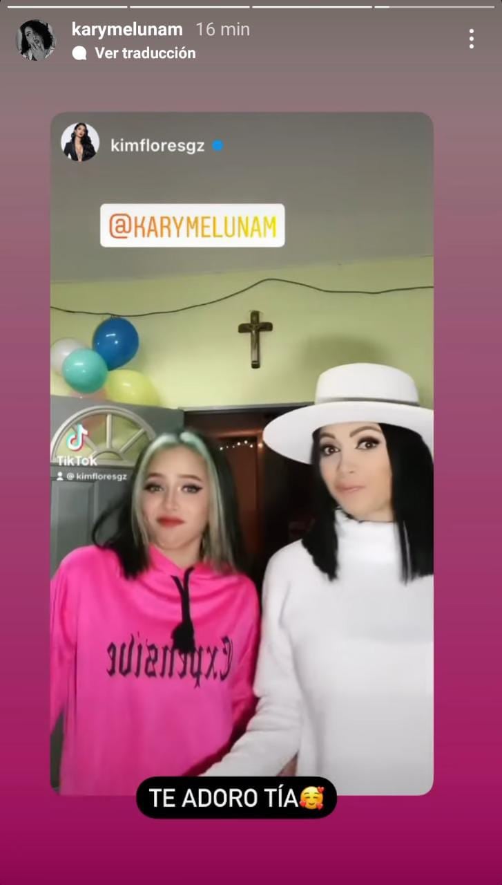 Kimberly Flores y Karime Luna