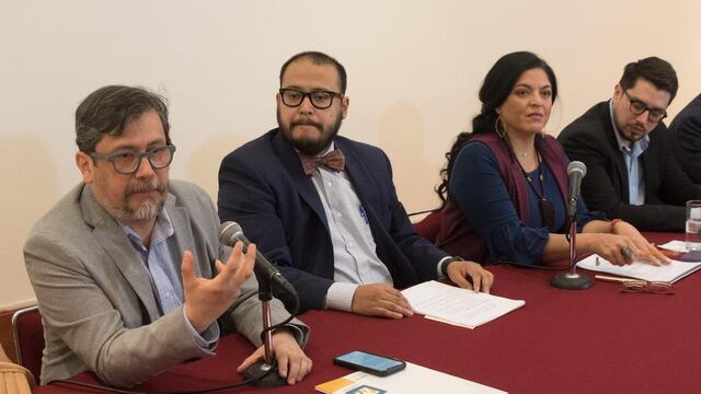 Moisés Casas (izq), nuevo director del Canal 22.