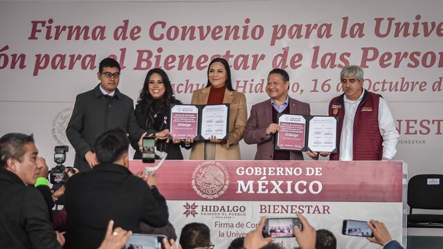 Julio Menchaca, Ariadna Montiel