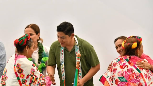 Ricardo Gallardo reconoce la riqueza cultural de los pueblos indígenas y destaca la presencia del náhuatl en San Luis Potosí.