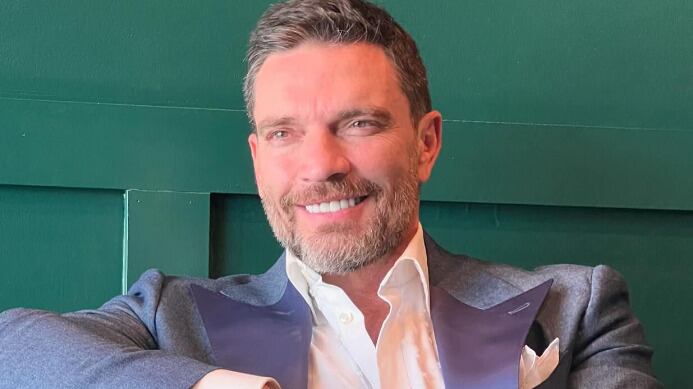 Julián Gil está preocupado por su salud debido al cáncer de piel que lo persigue