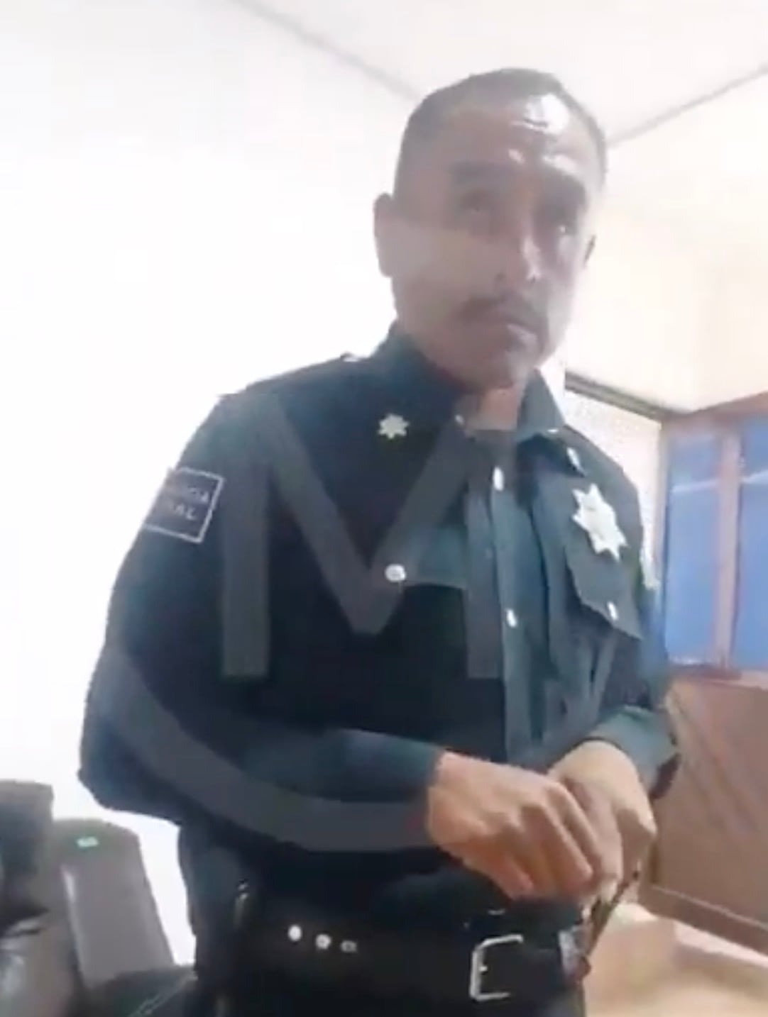 Policía de Tecamachalco dice que todos los agentes de tránsito "somos rateros"