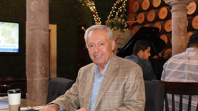 ¿Quién es Víctor Corrales Burgueño?
